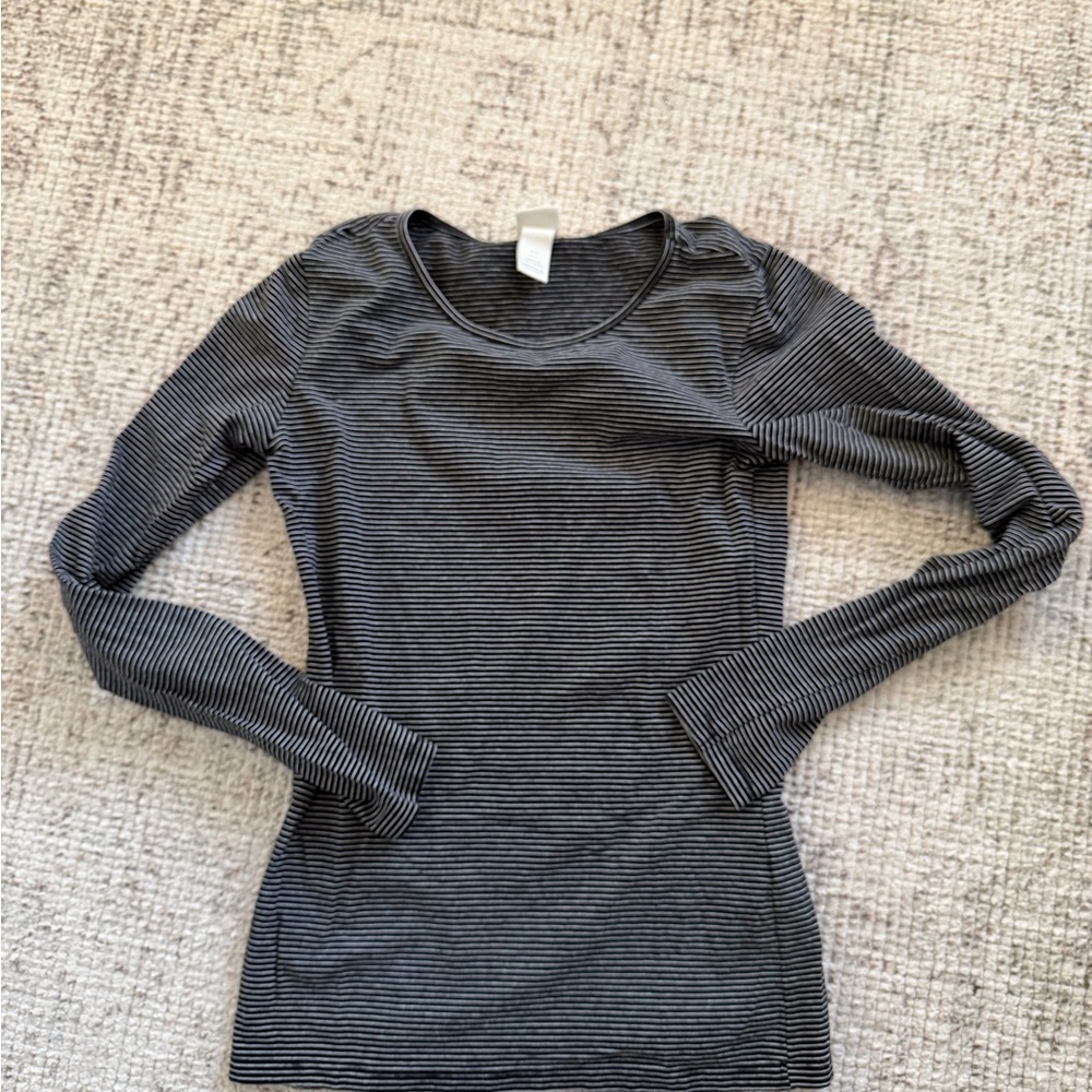 H&M Black and White Striped Long Sleeve Top